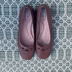 Strictly Comfort Leather Memory Foam tan wedges